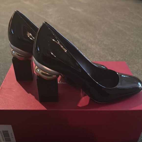Ferragamo Black Patent Block Heel--Lilian Size 8.5 C - Picture 3 of 14